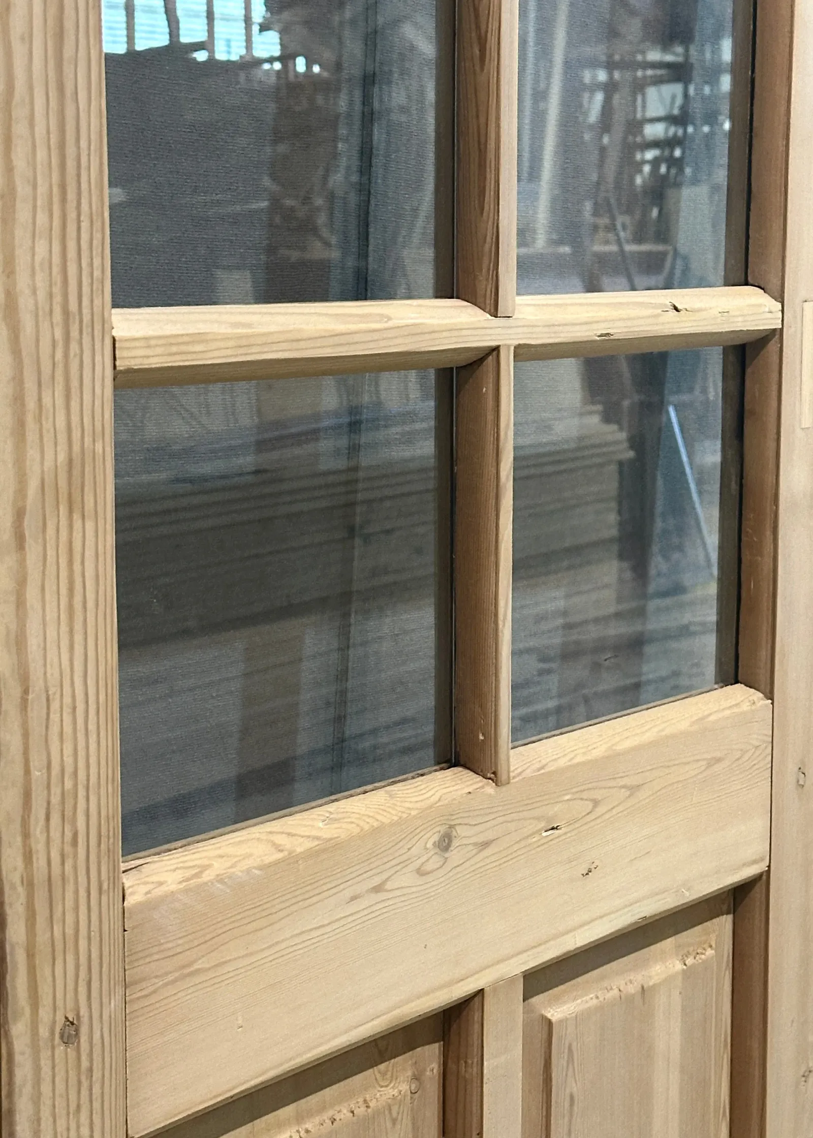 THE MACOA SINGLE GLASS DOOR