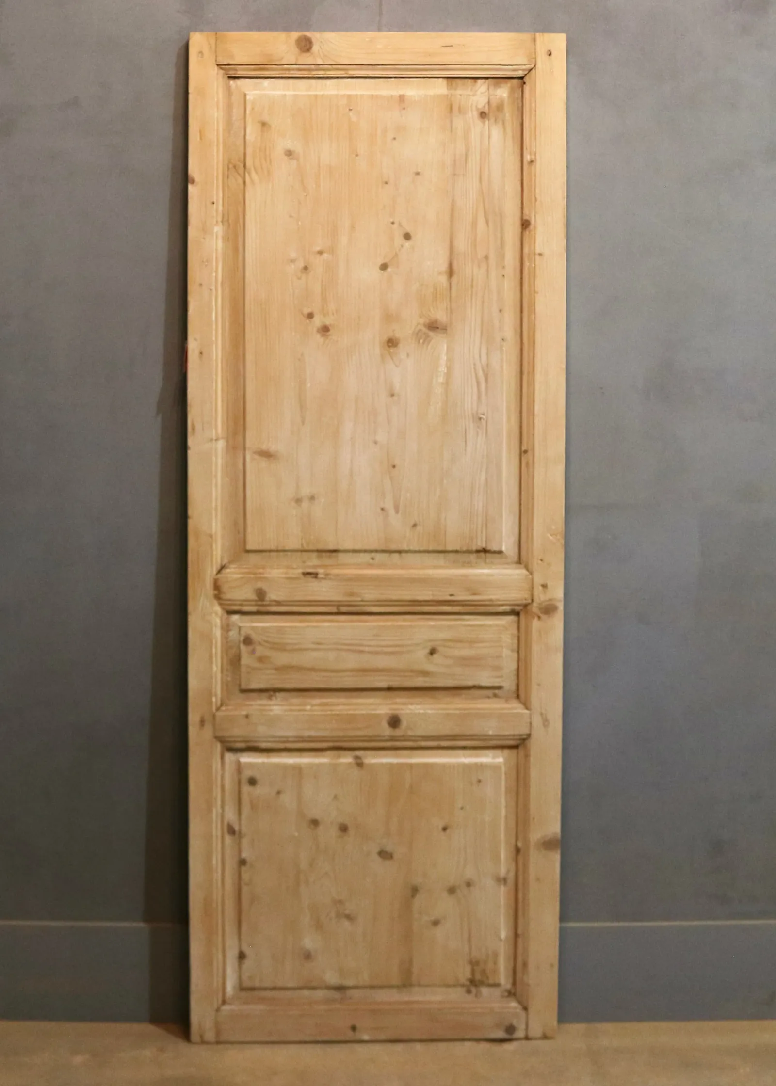 THE DOROTHY SINGLE SOLID DOOR