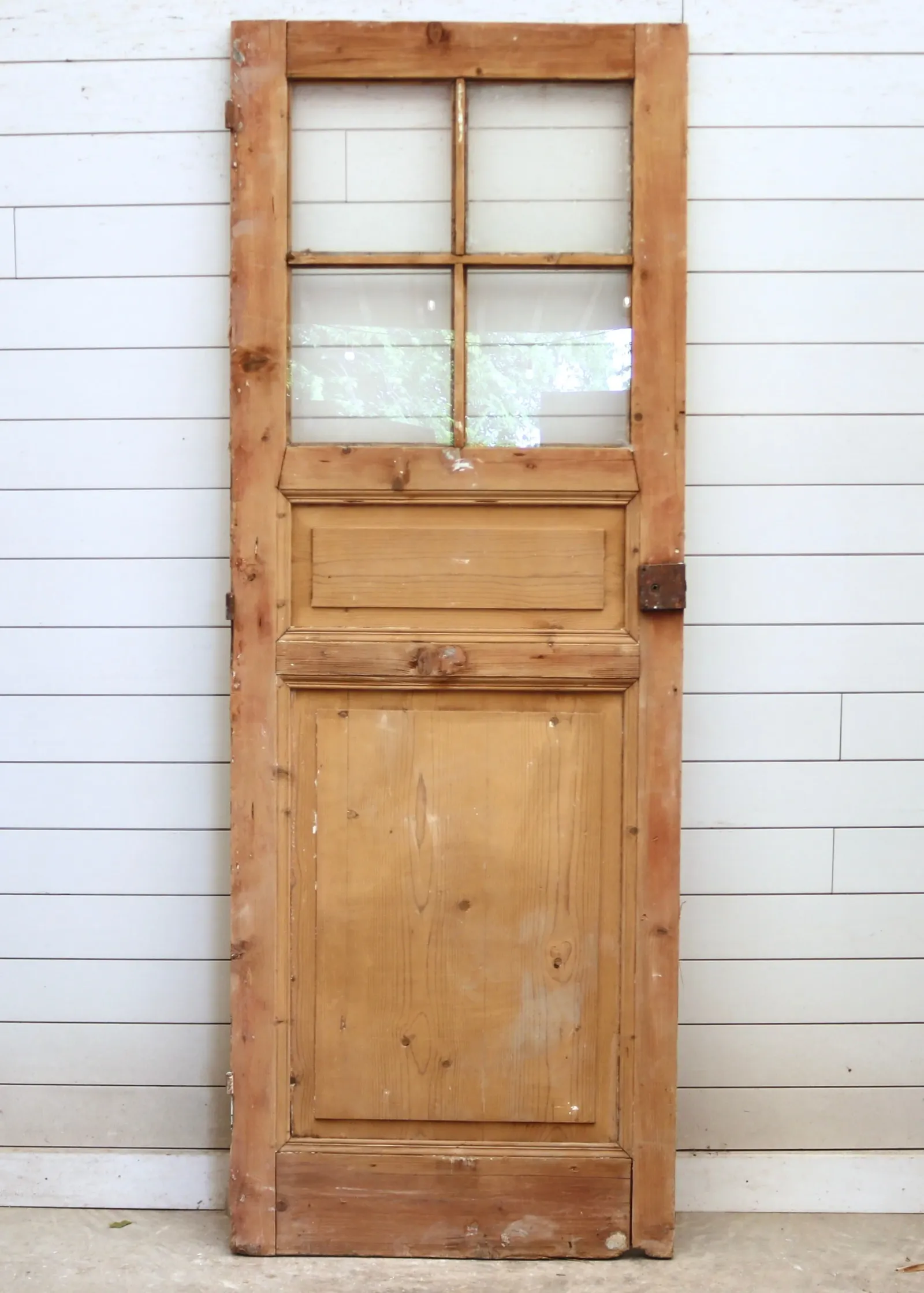 THE ROTH SINGLE DOOR WITH GLASS