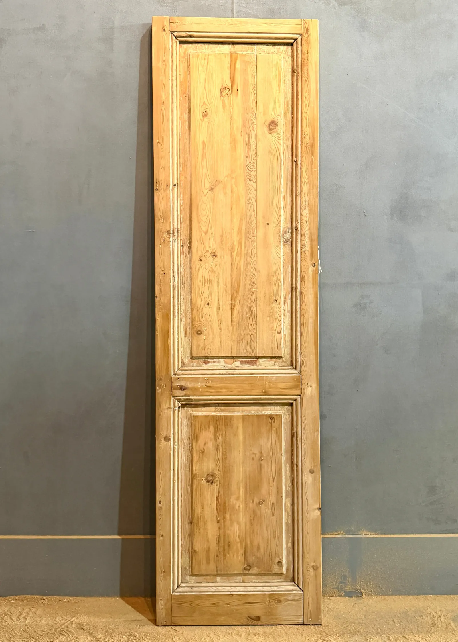THE DILLON SINGLE SOLID DOOR