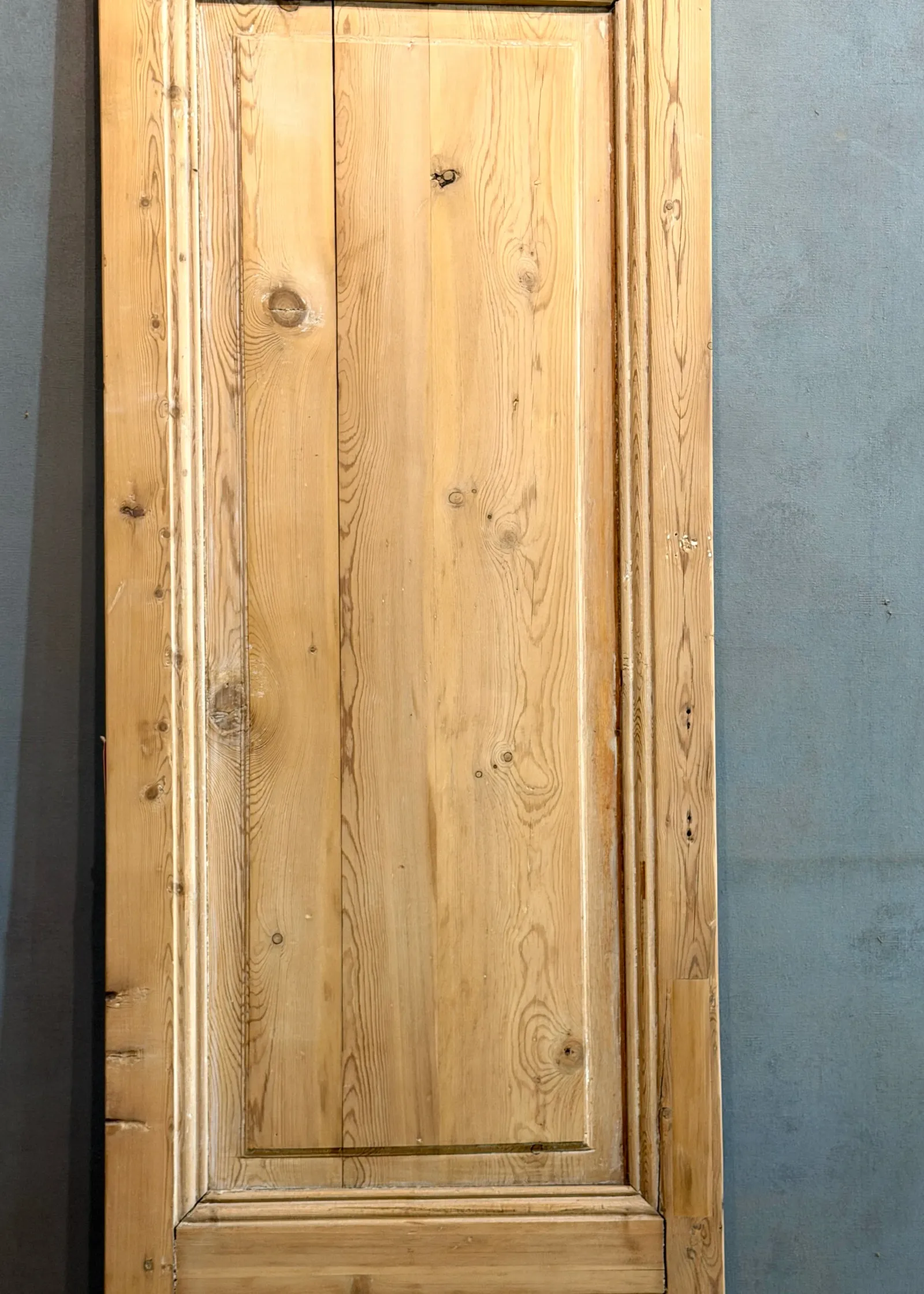 THE DILLON SINGLE SOLID DOOR