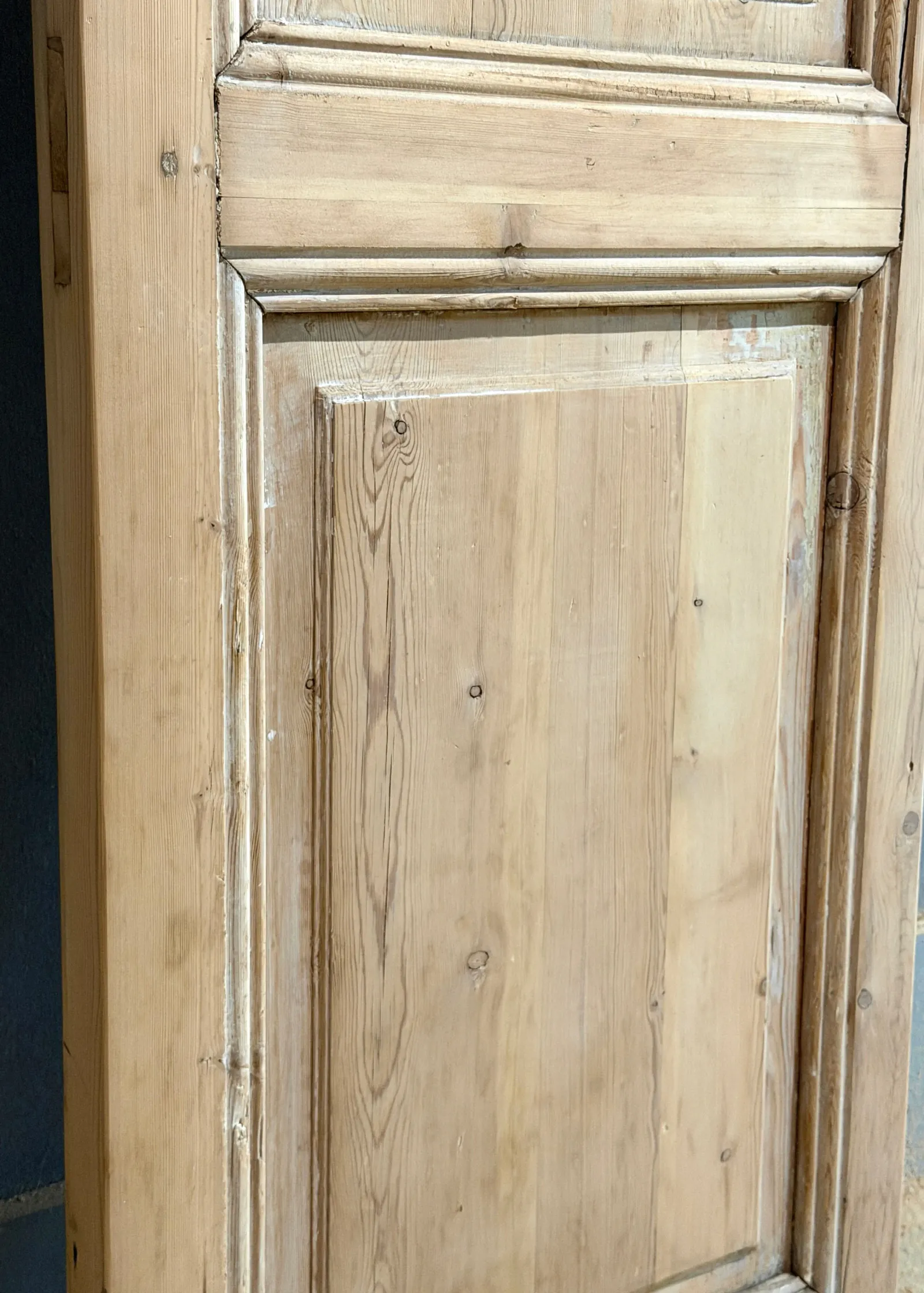 THE DILLON SINGLE SOLID DOOR
