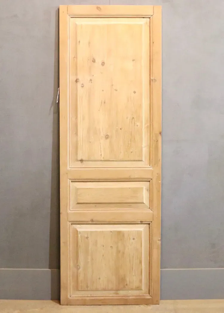 THE BRYAN SINGLE SOLID DOOR