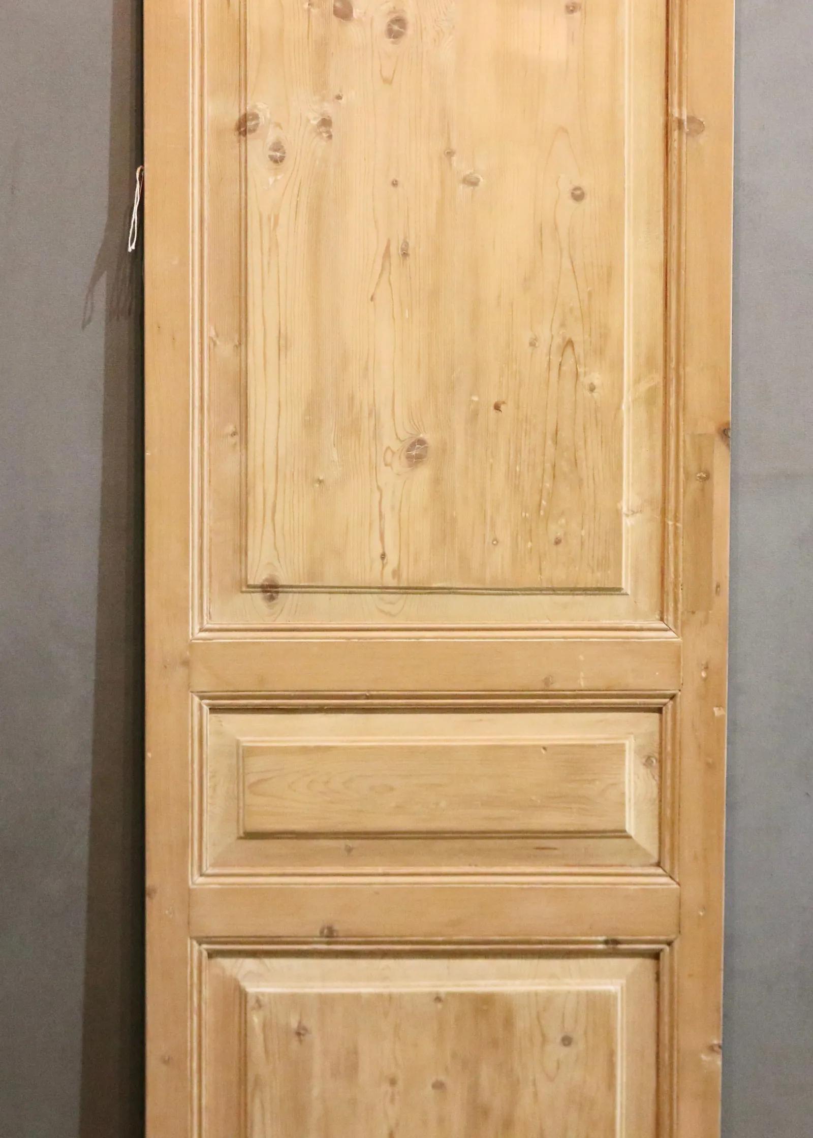 THE BRYAN SINGLE SOLID DOOR