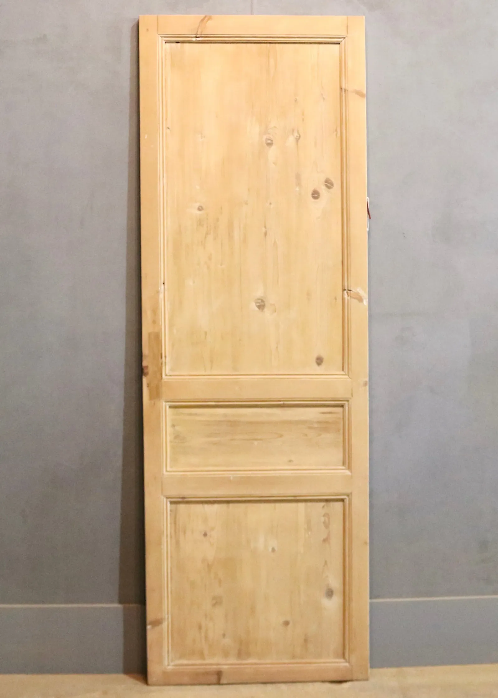 THE BRYAN SINGLE SOLID DOOR