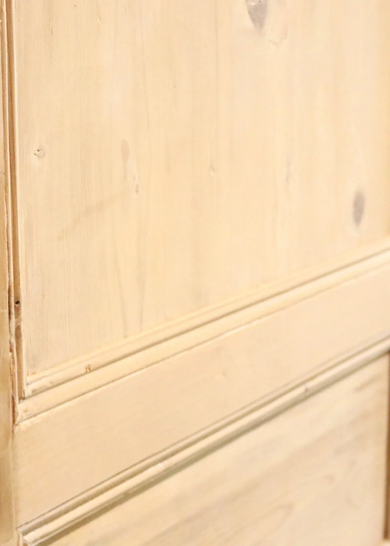 THE BRYAN SINGLE SOLID DOOR