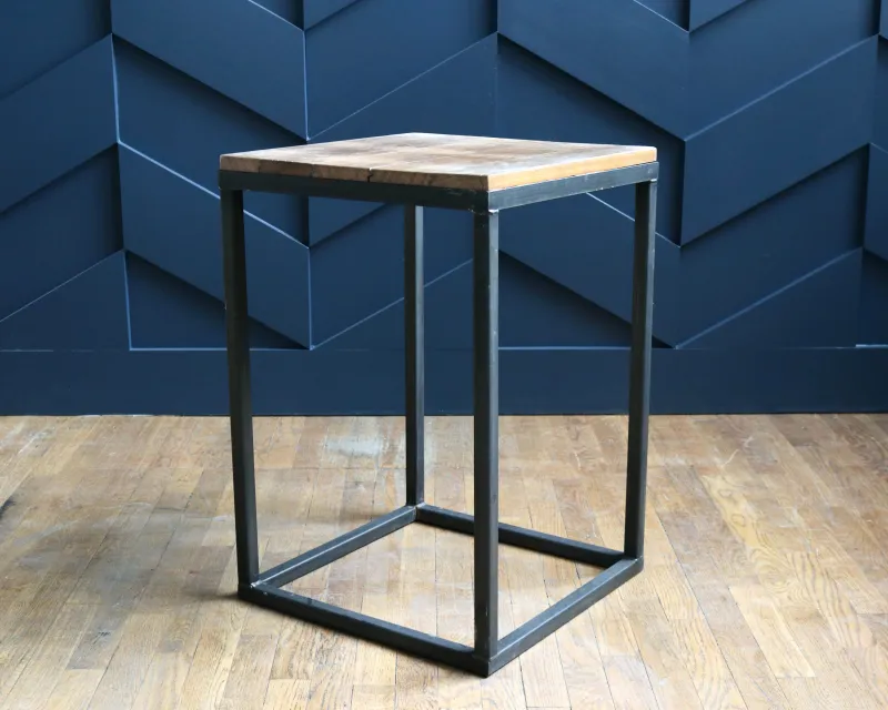 THE DUNCAN TEAK SIDE TABLE