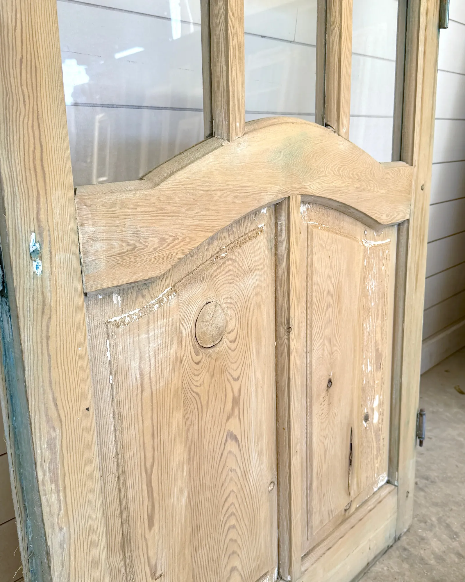 THE EMORY SINGLE DOOR WITH GLASS
