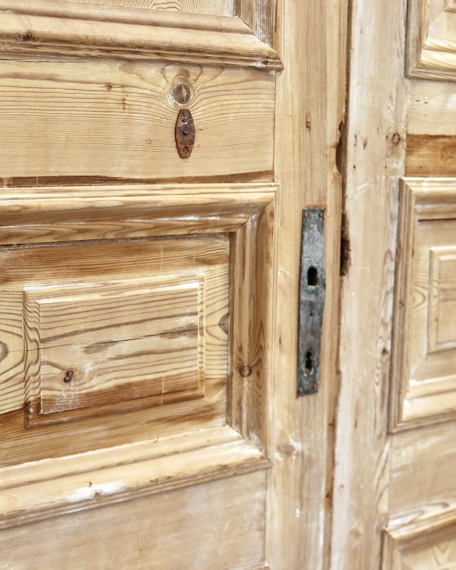 THE OLSEN SOLID DOOR PAIR