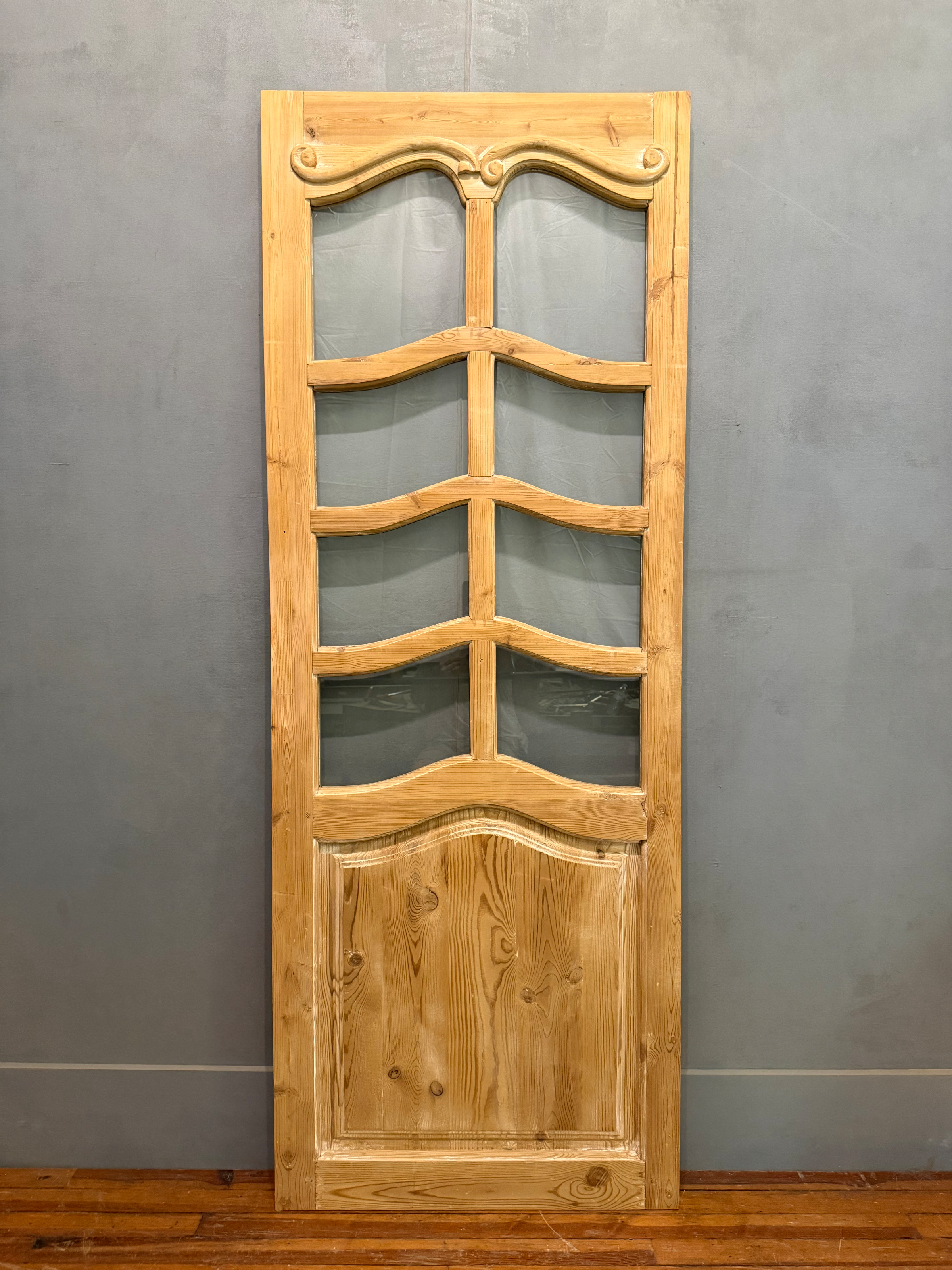 THE SWALLOWTAIL SINGLE DOOR WITH GLASS