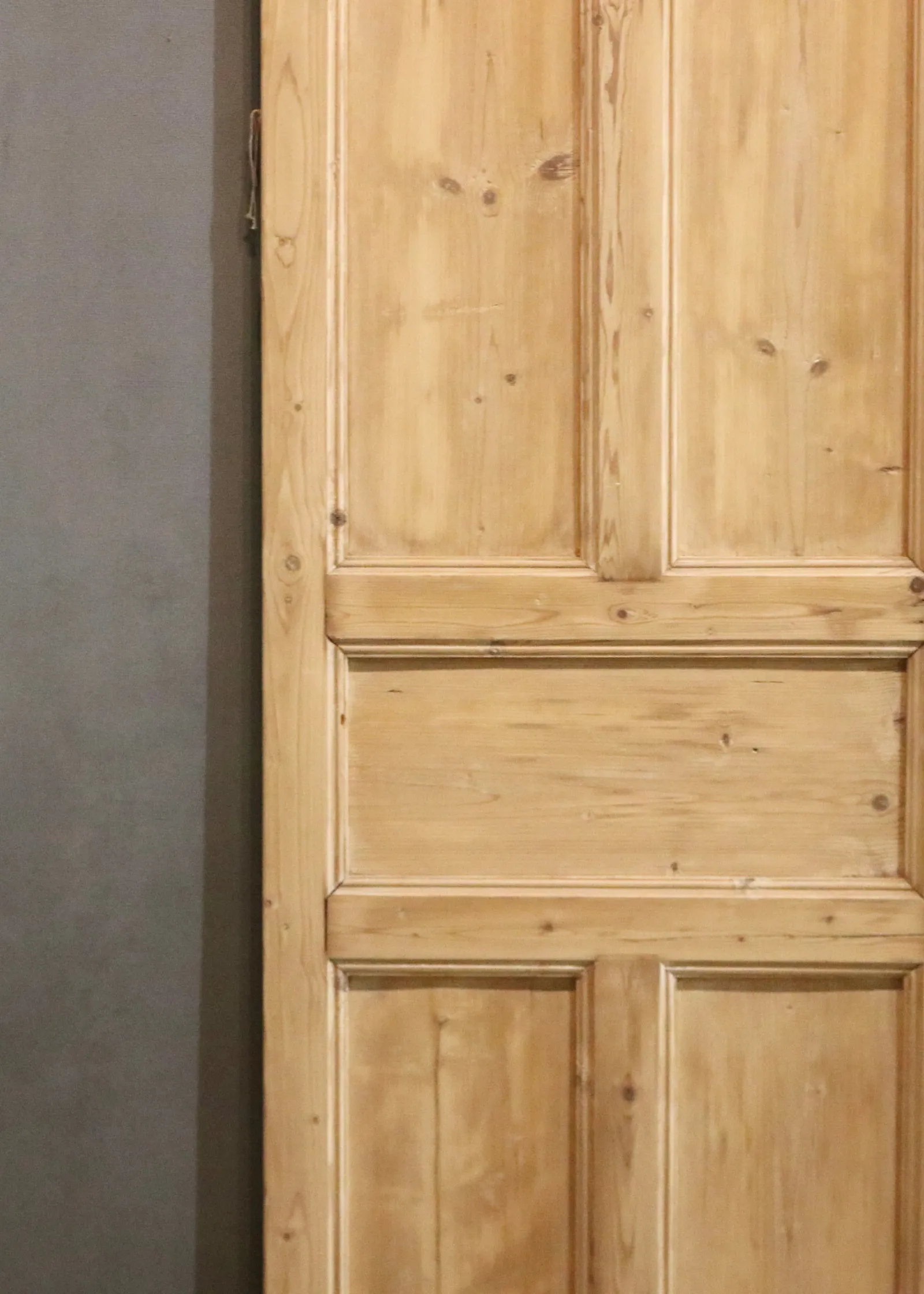 THE CLIFT SINGLE SOLID DOOR
