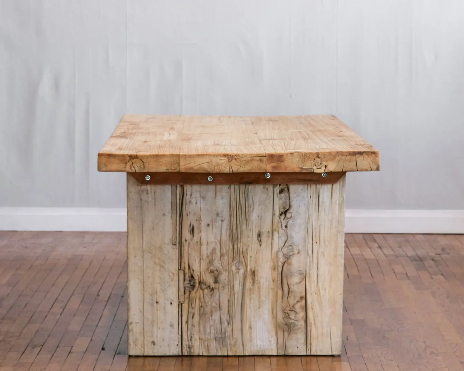THE HAWKINS DINING TABLE