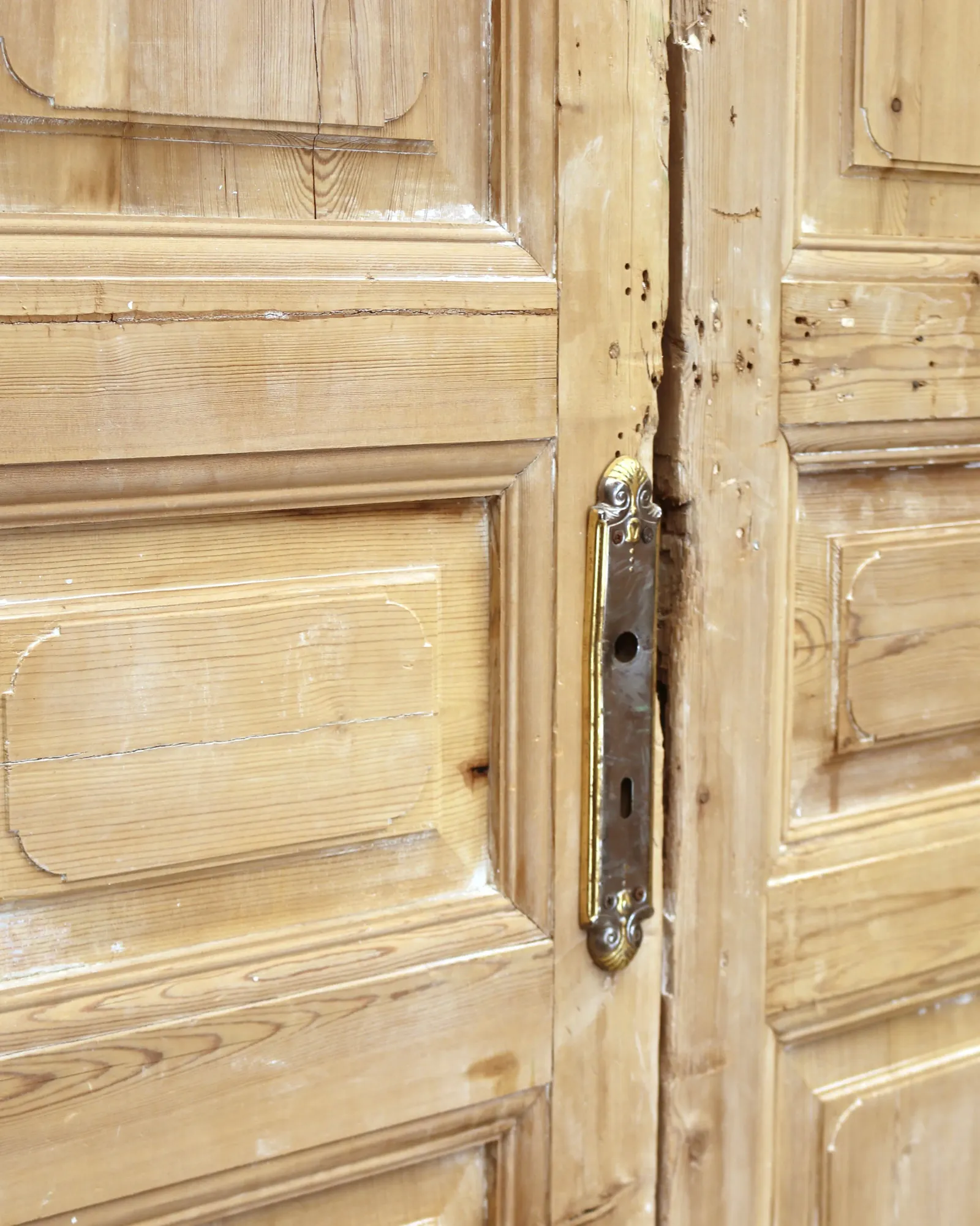 THE DANSBY SOLID DOOR PAIR