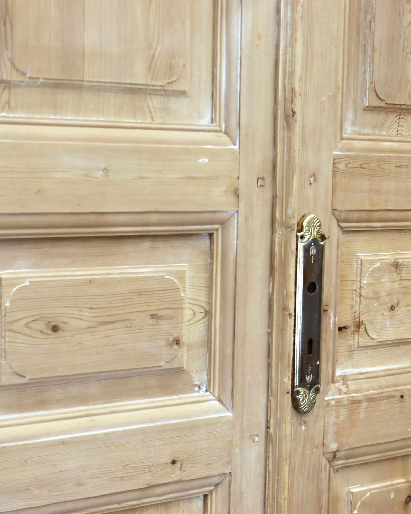 THE DANSBY SOLID DOOR PAIR