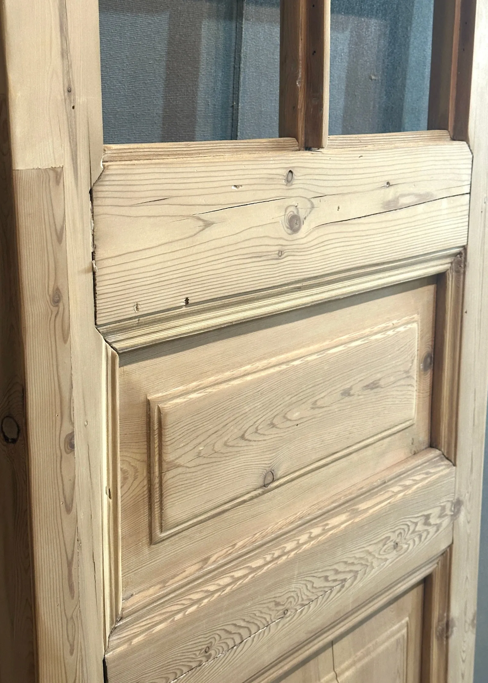 THE ALABASTER SINGLE GLASS DOOR