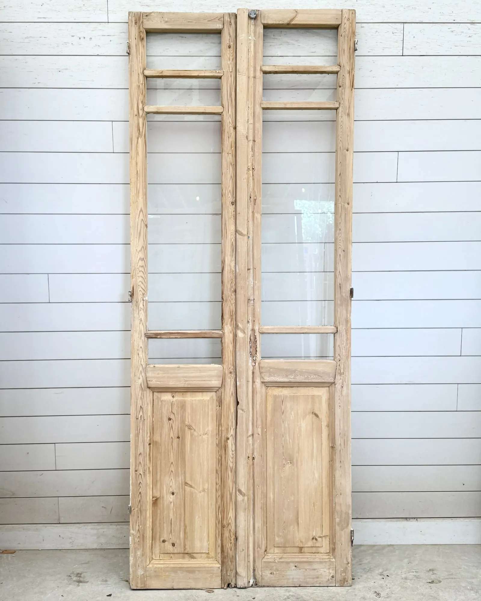 THE ISAAIS GLASS DOOR PAIR