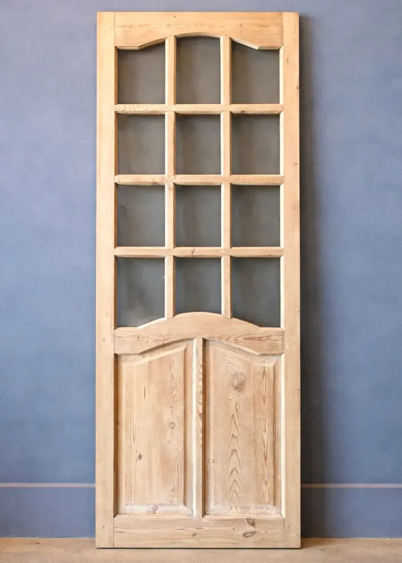 THE KASSIE SINGLE GLASS DOOR