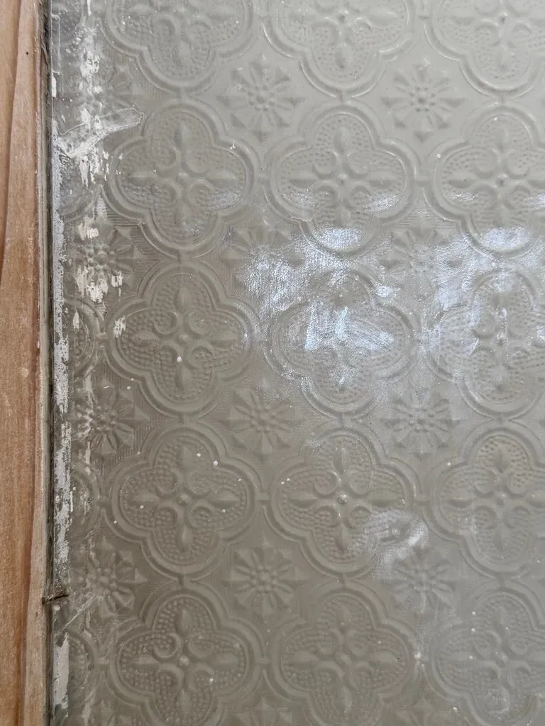 THE LIMON SINGLE DOOR WITH GLASS