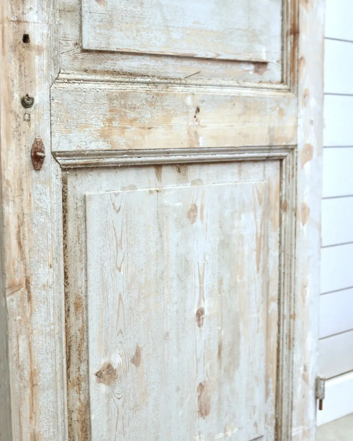 THE LAWRENCE SINGLE SOLID DOOR