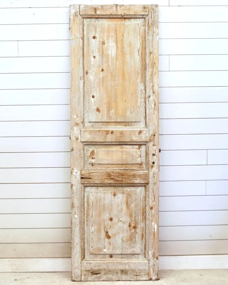 THE LAWRENCE SINGLE SOLID DOOR
