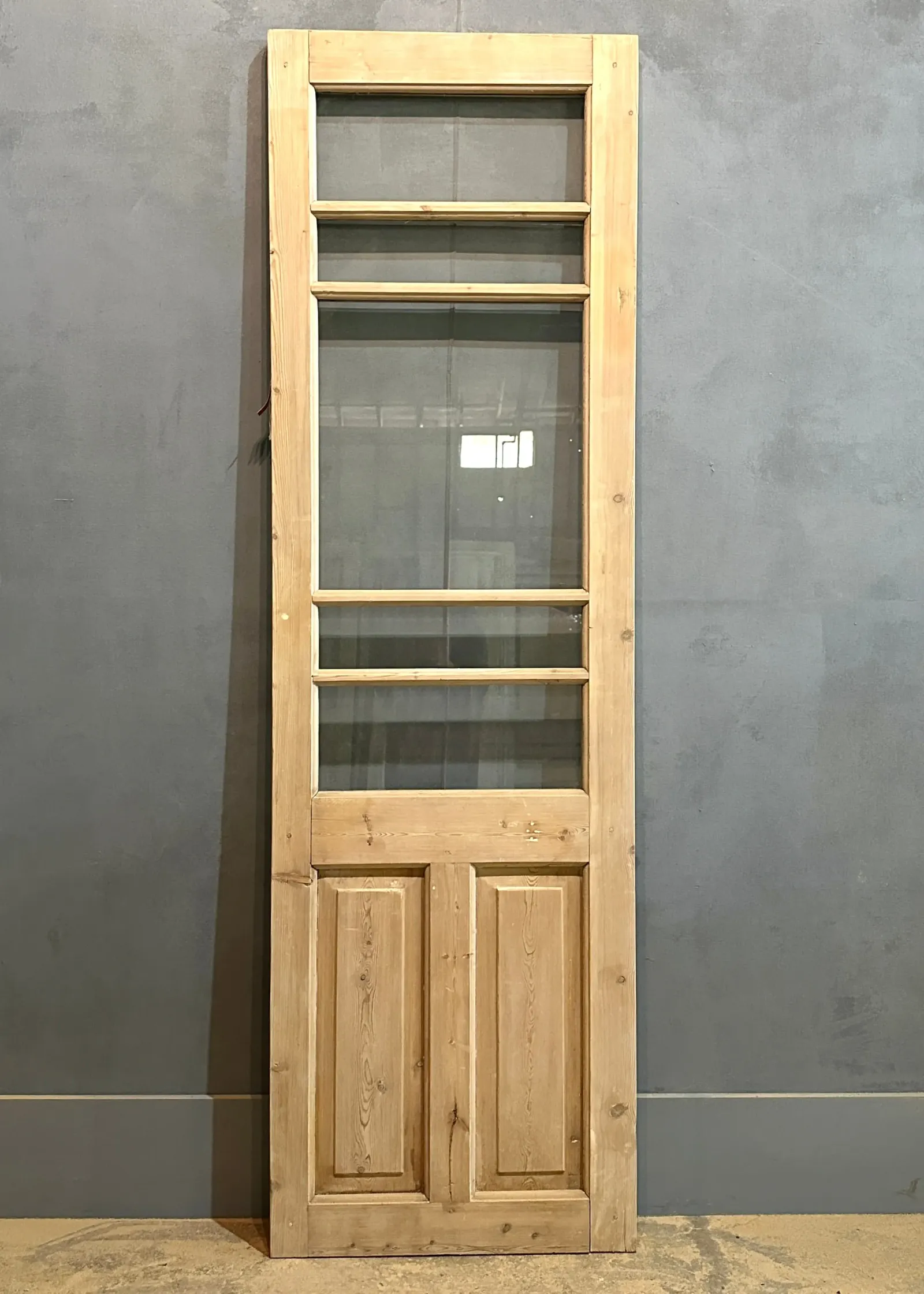 THE LIVELY SINGLE GLASS DOOR