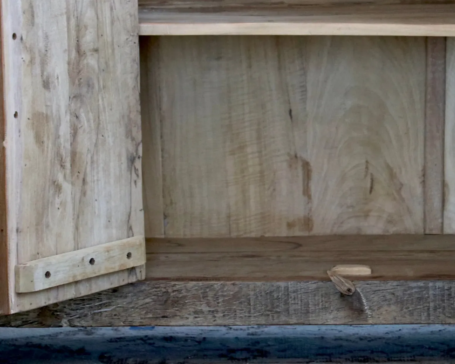 THE CALVIN RECLAIMED CABINET