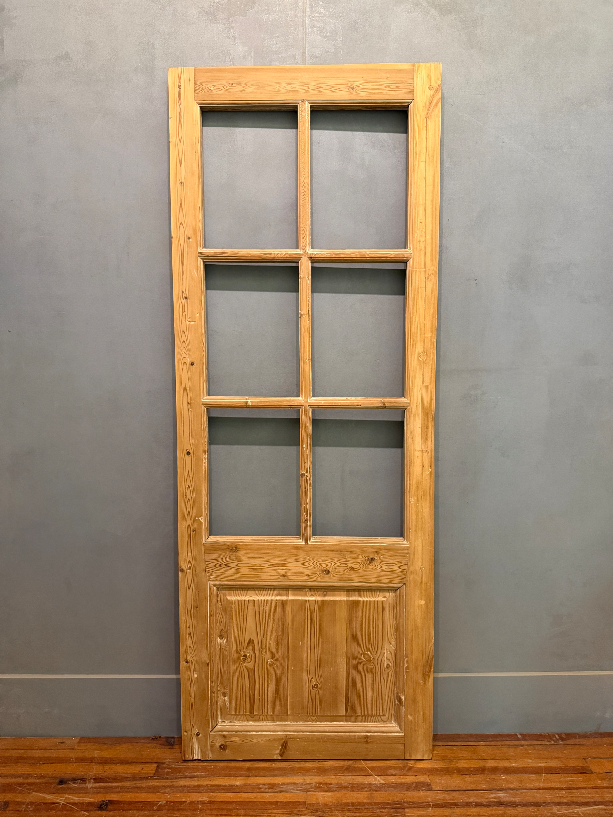 THE VITRUM SINGLE DOOR WITH GLASS