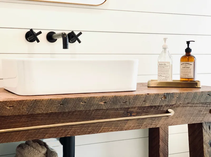 THE PARKER VANITY