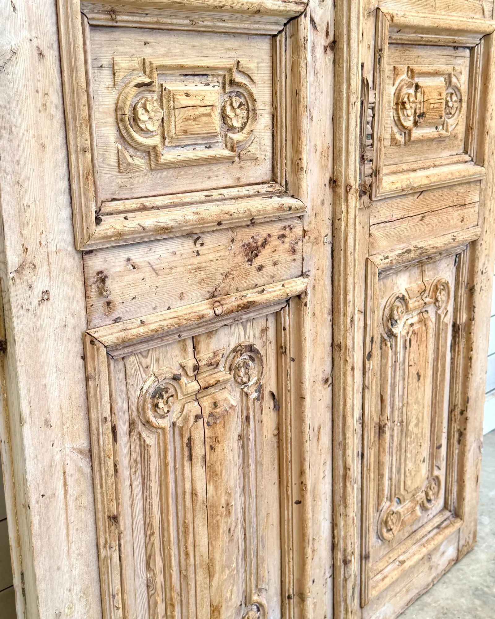 THE DORA SOLID DOOR PAIR