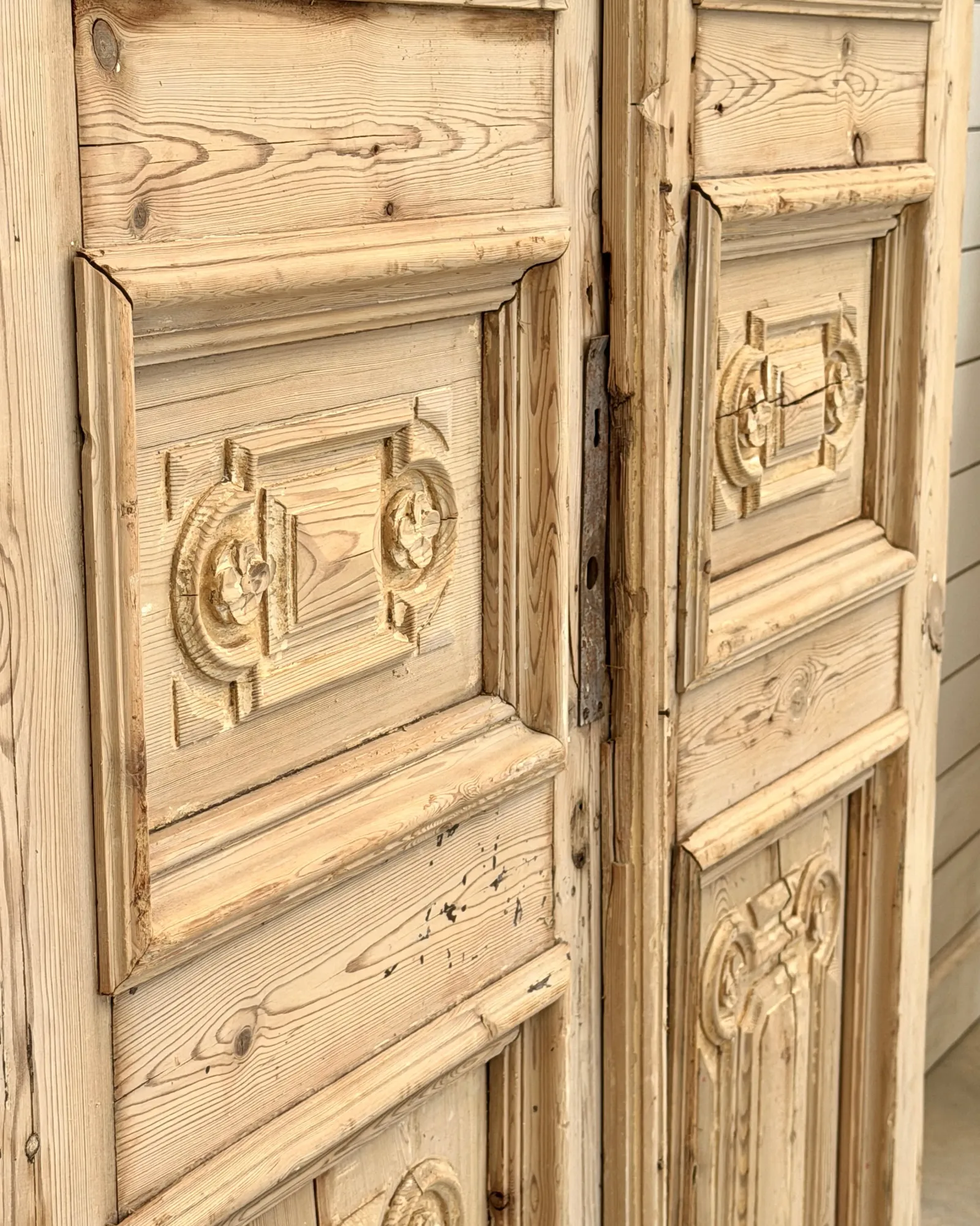 THE DORA SOLID DOOR PAIR