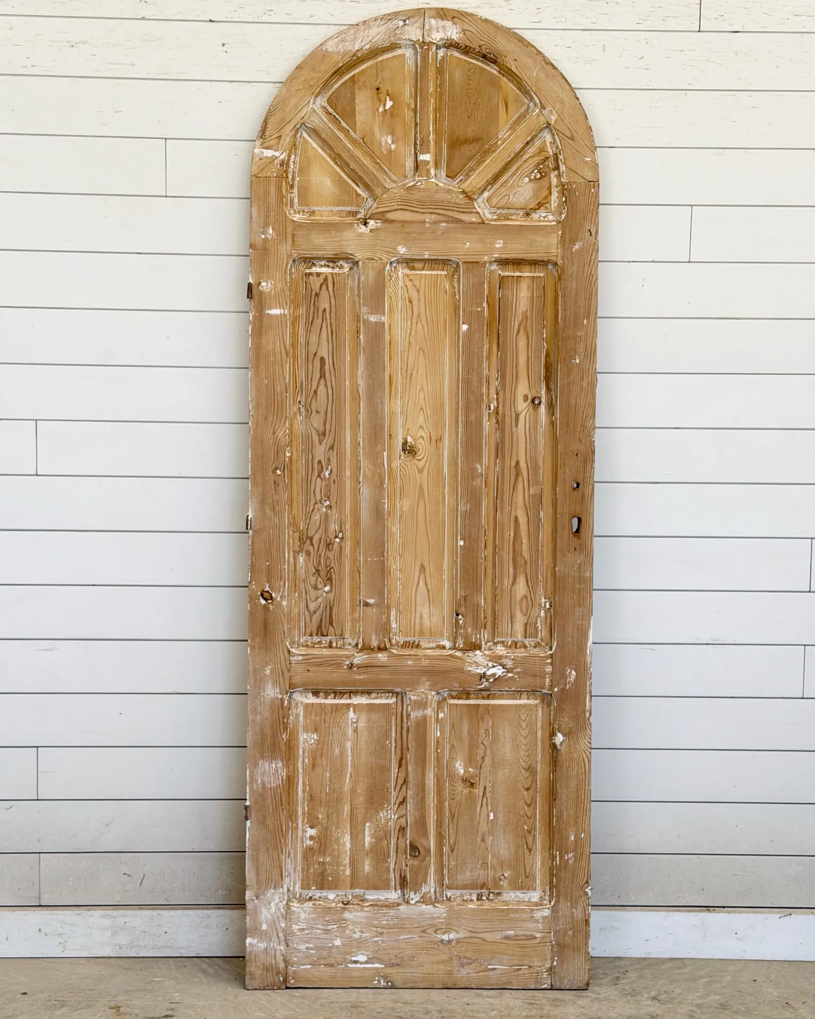 THE MARY ALLEN SINGLE ARCHED DOOR