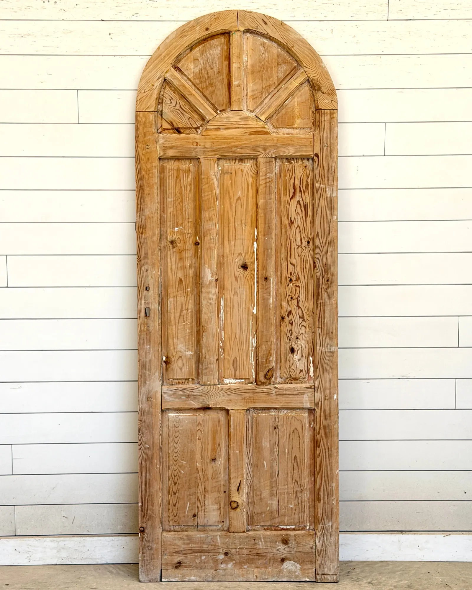 THE MARY ALLEN SINGLE ARCHED DOOR