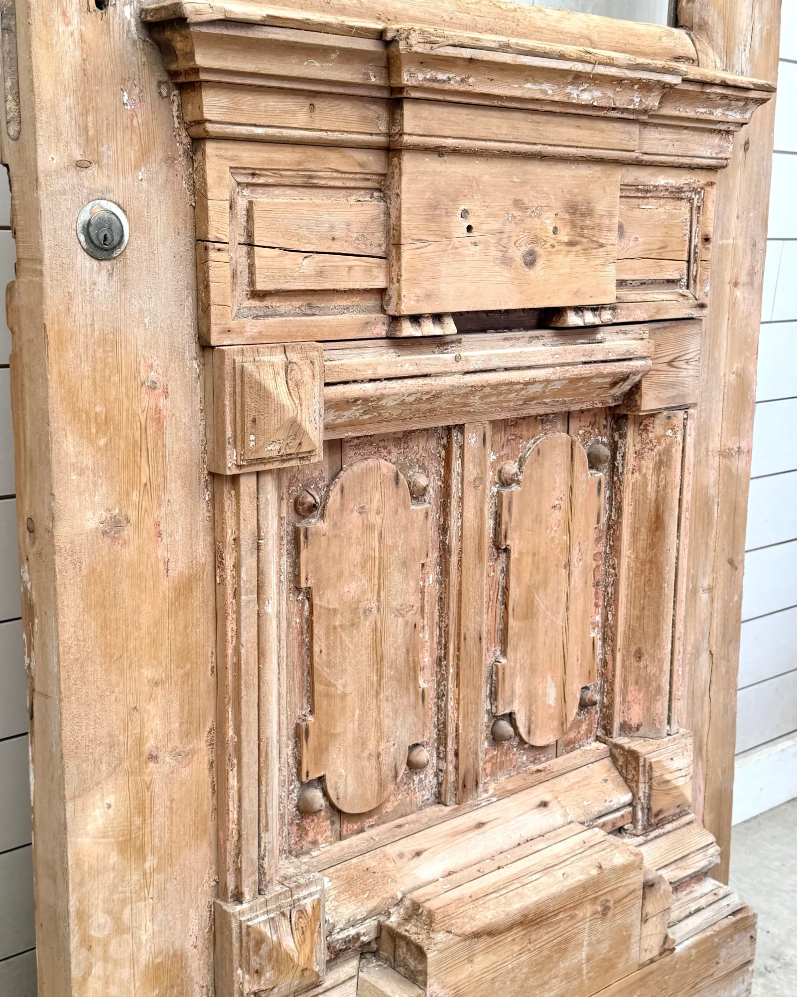 THE TRIUMPH SINGLE DOOR WITH GLASS
