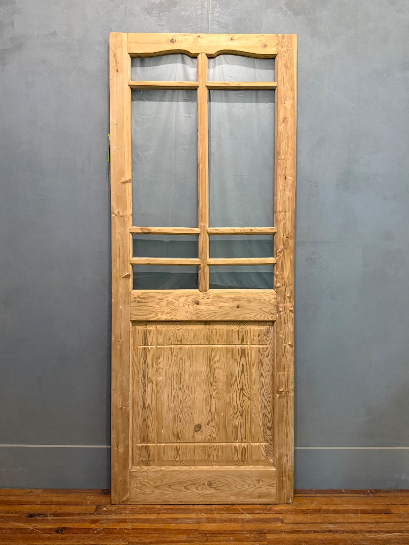 THE AQUILA SINGLE DOOR WITH GLASS