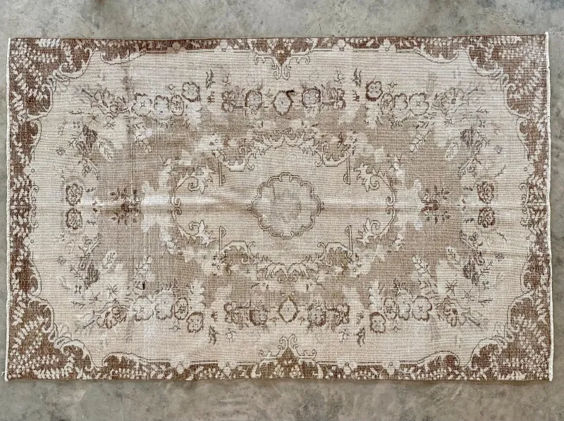 Vintage Turkish Rug; 8' x 5'