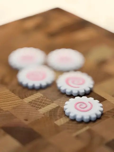 Narutomaki Sushi Fridge Magnets - Thumbnail 4