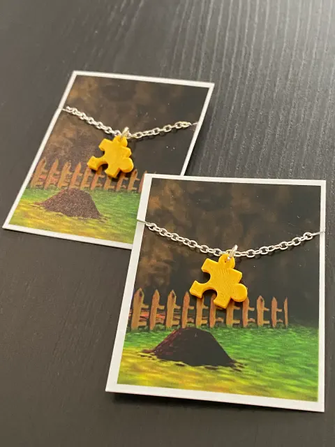Banjo-Kazooie Jiggy Necklace - Thumbnail 3