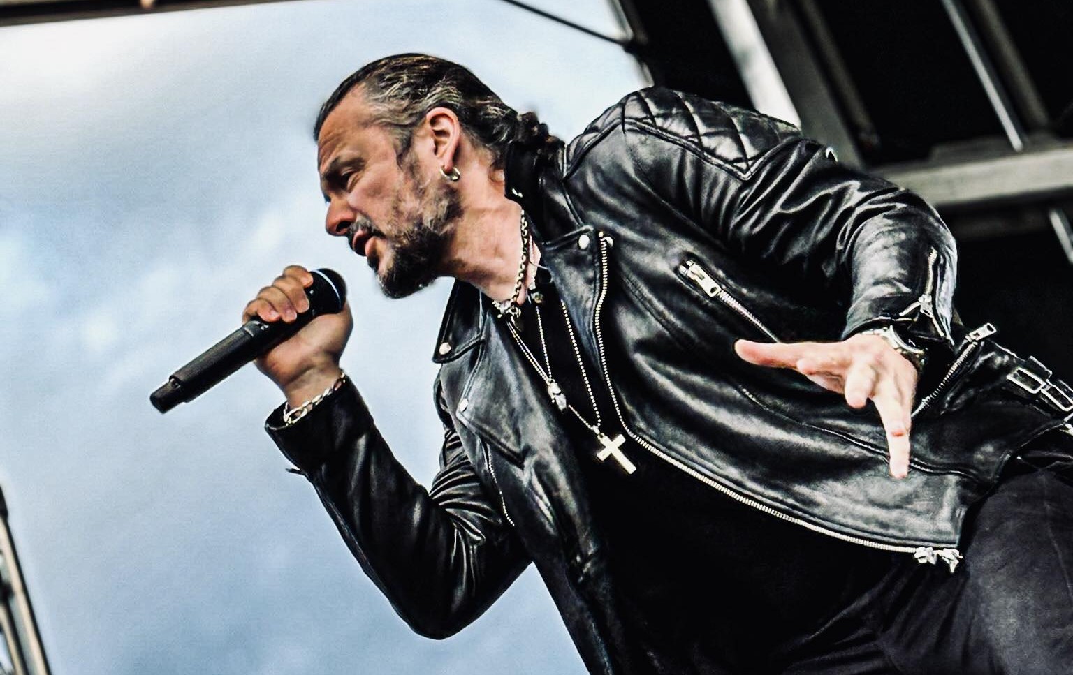 Wil Martin Isn’t Holding Back—And Neither Is the New Earshot Album