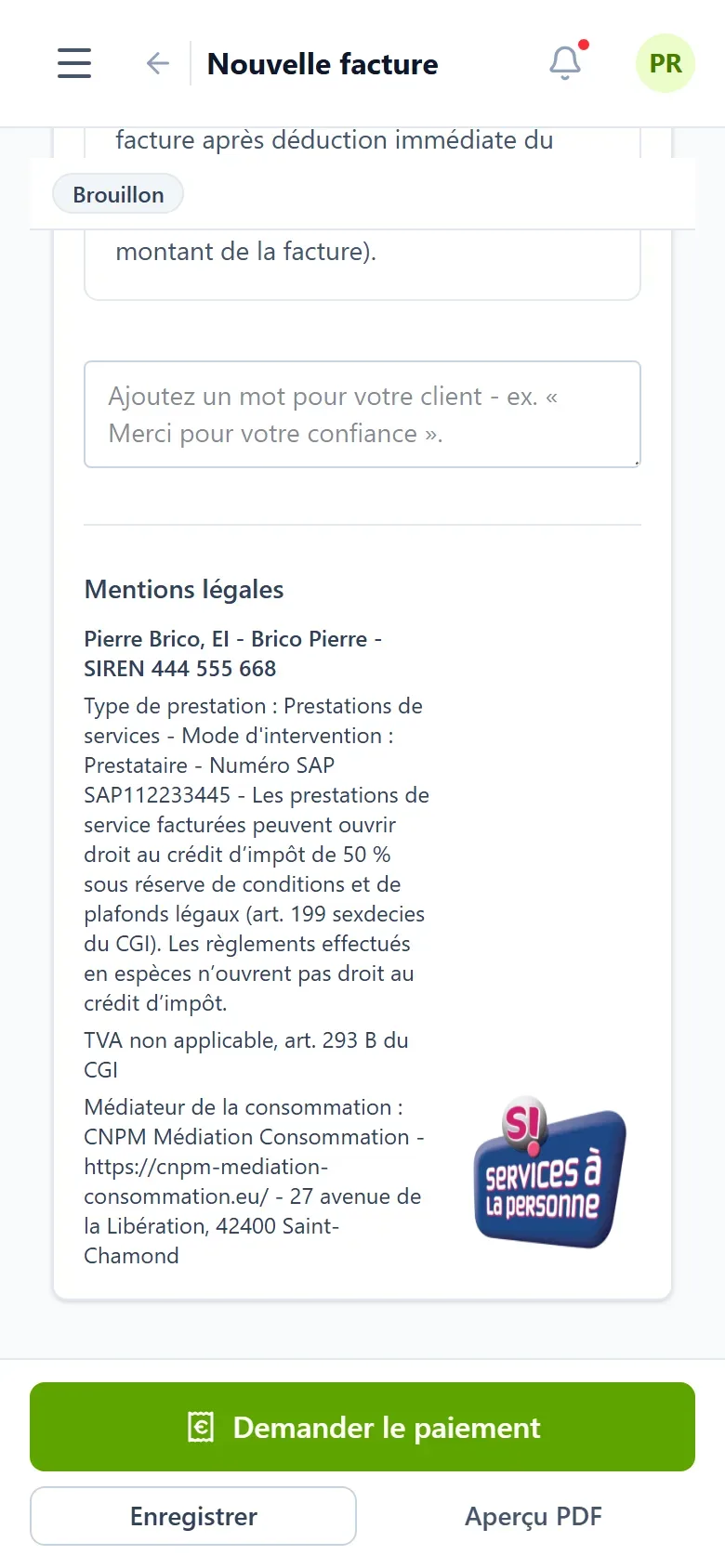 capture de l'éditeur de facture montrant le bloc de mentions légales rempli automatiquement à partir du profil du prestataire.