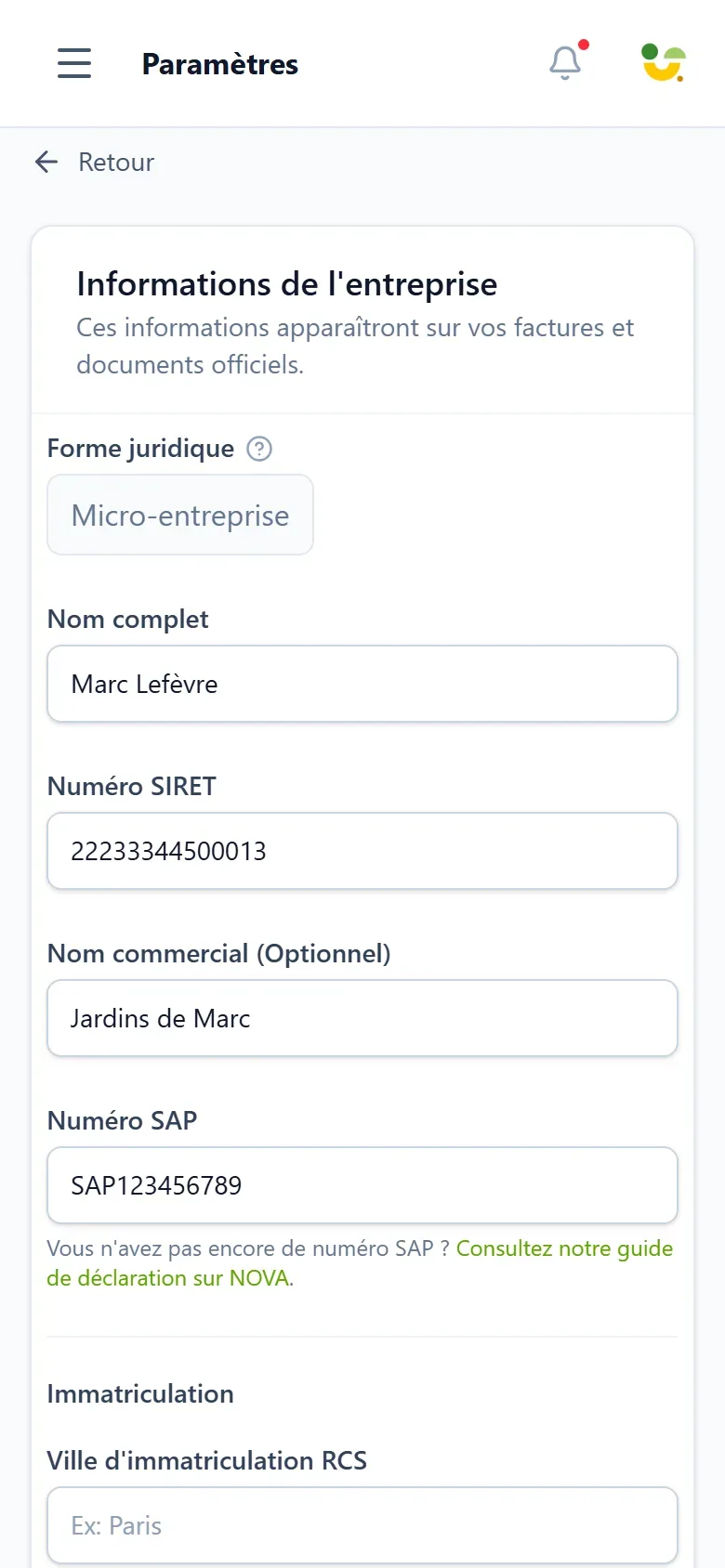 capture d'écran mobile des réglages d'entreprise de Prestavance montrant la saisie du numéro SAP obtenu après la déclaration sur NOVA, ainsi que la sélection des activités de services à la personne exercées, qui alimentent ensuite les mentions imprimées sur les factures.