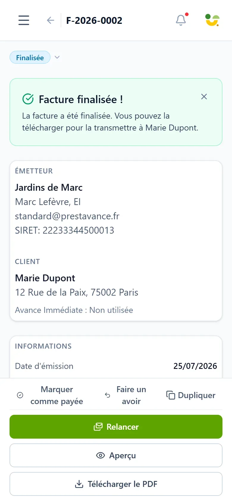 « Écran d'une facture finalisée, avec son numéro figé, sa date d'émission et le bouton de téléchargement du PDF. »