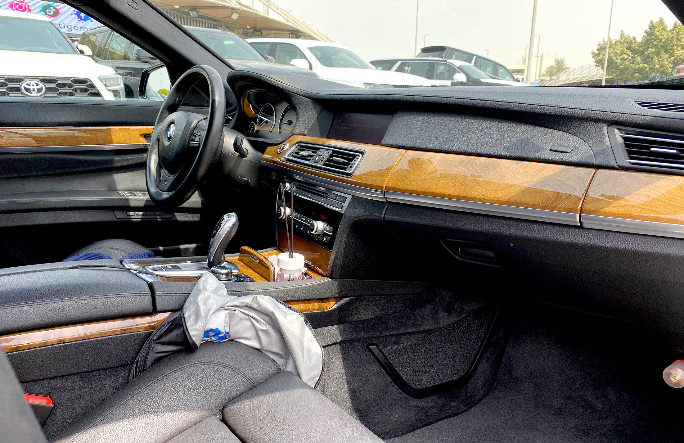 BMW 740 Li Original M-Kit inside and outside 2010 Prestige Motor Dubai