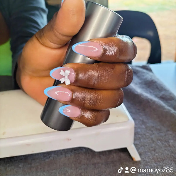 Chico’s hair and nails salon🥰