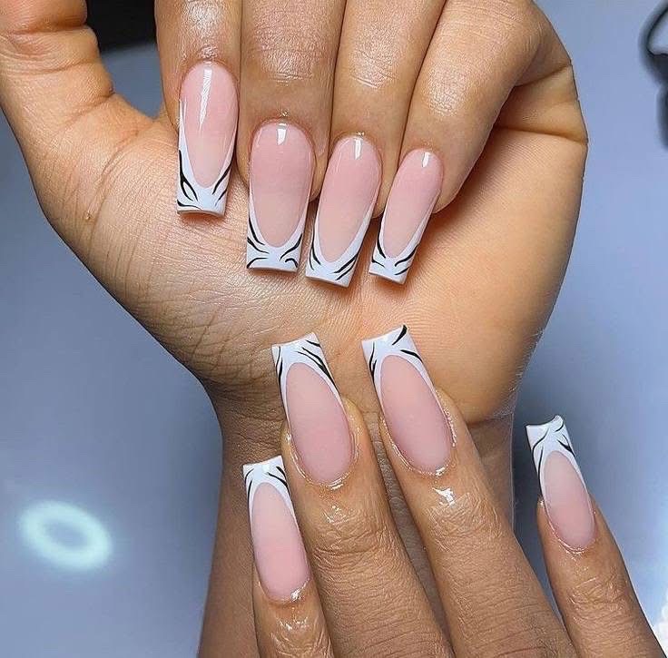 Nails by Minnie