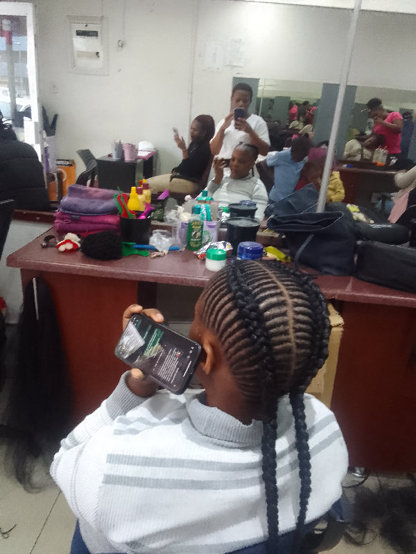 Bongie hair dresser