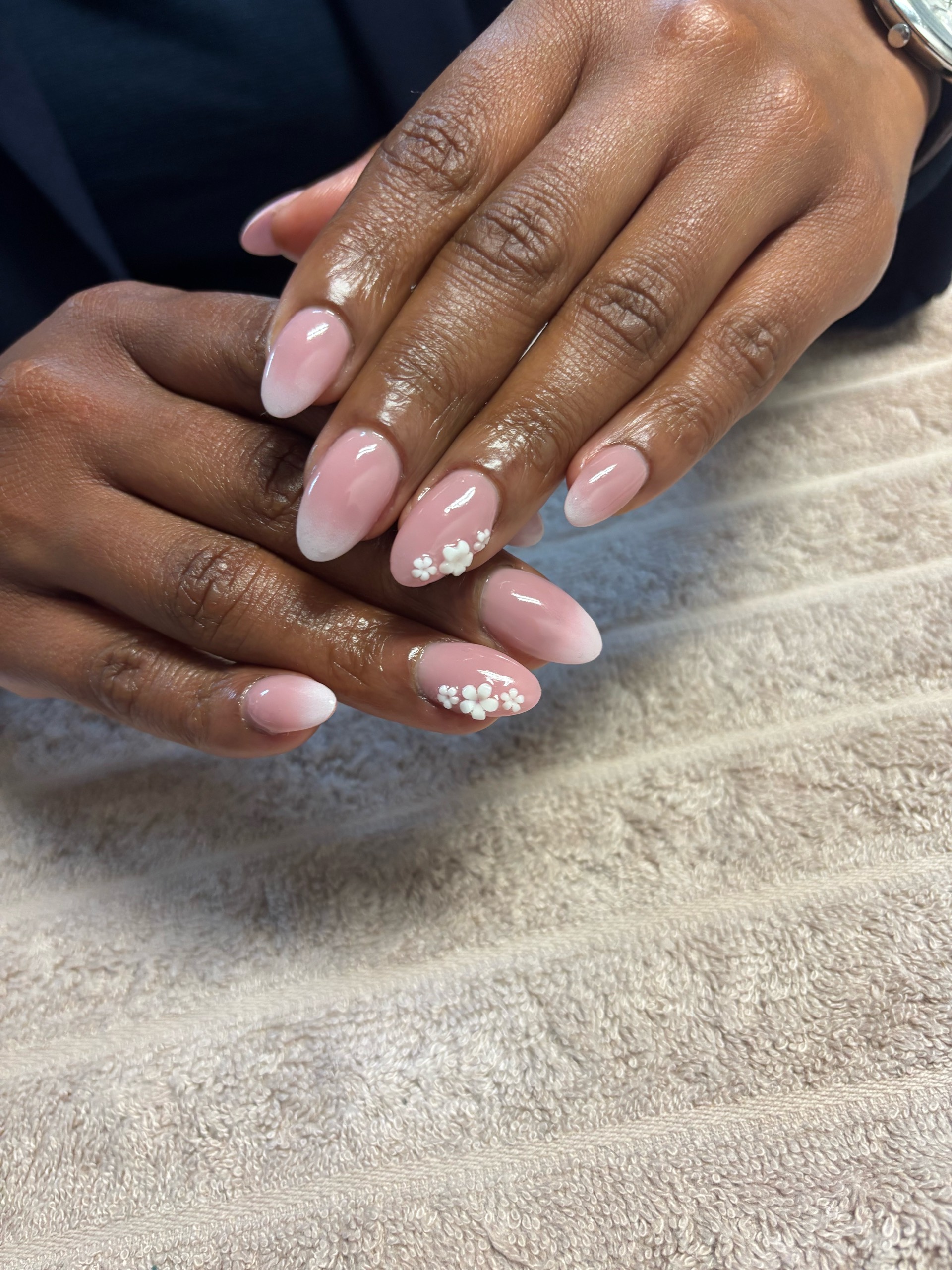 🌸Yolly Beauty Bar🌸