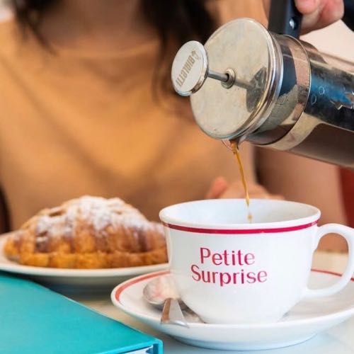 Petite Surprise | Patisserie e Boulangerie (Combo Doce + Bebida)