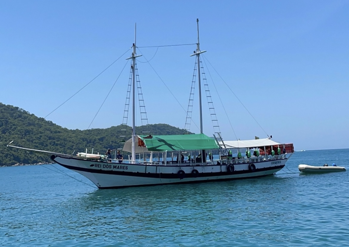 Singra - Ubatuba (Escuna) 