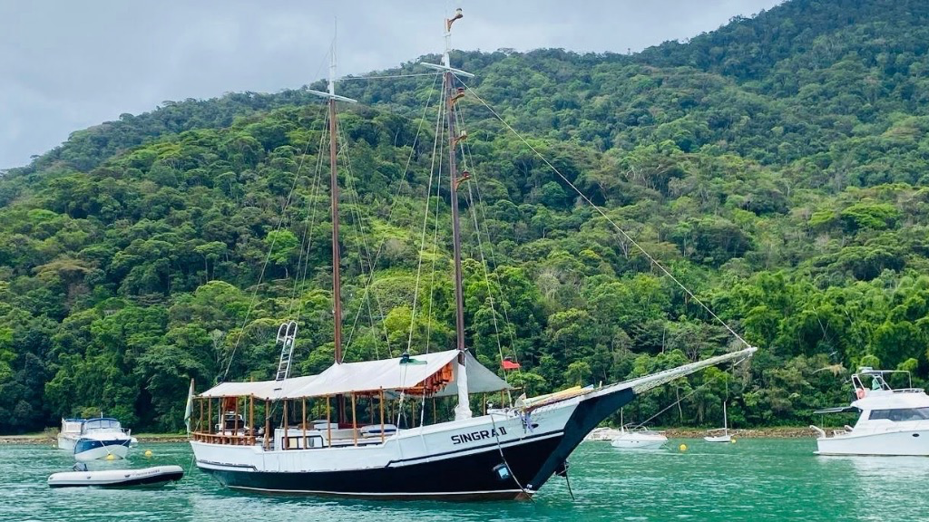 Singra - Ubatuba (Escuna)