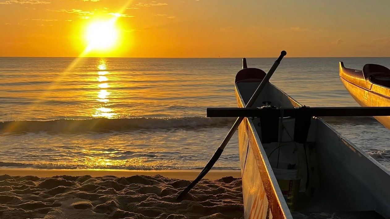 Mukau Clube (Remada ao Nascer do Sol)